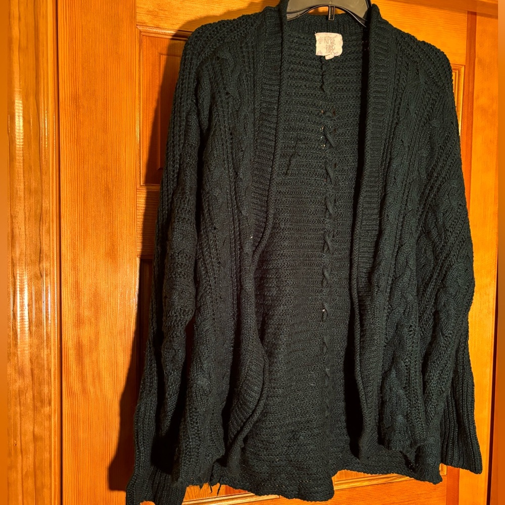 Forest Green cable knit cardigan braid down the backside size medium